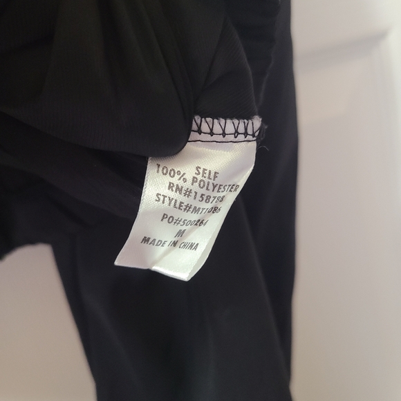 Elegant Black Puff Sleeve Crop Top - Picture 5 of 7